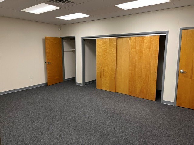 More Photos Of 1330 Industry Rd, Hatfield Warehouse For Lease