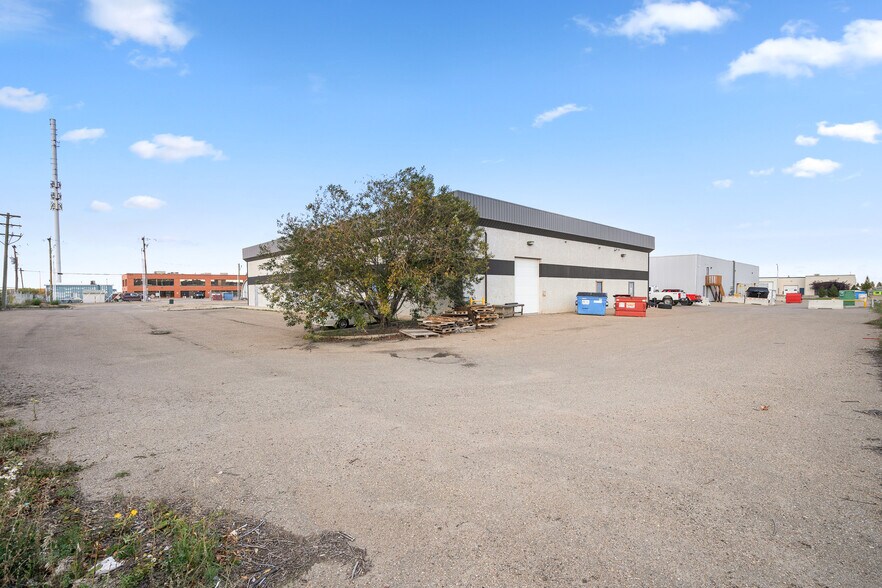 More Photos Of 6601 43 St, Lloydminster Storefront Retail Office For Sale