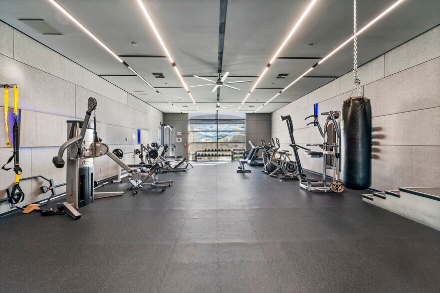 More Photos Of 9800 Campus Point Dr, San Diego Flex For Lease