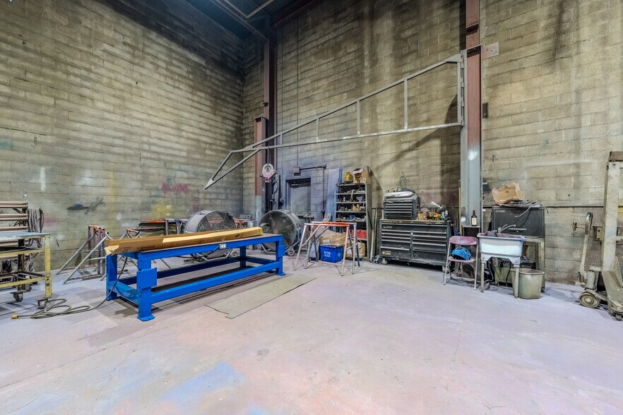 More Photos Of 9 Hawk St, Nanticoke Industrial For Sale