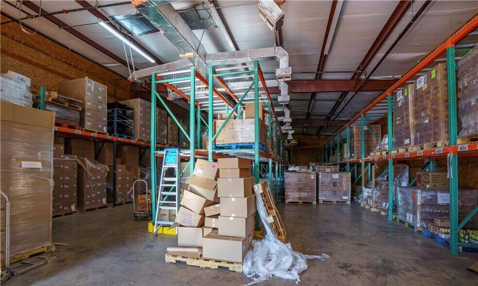 More Photos Of 2504 W Interstate Highway 2, Mission Flex For Lease