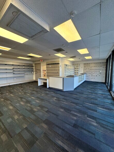 More Photos Of 29 N Federal Hwy, Hallandale Beach Freestanding For Lease