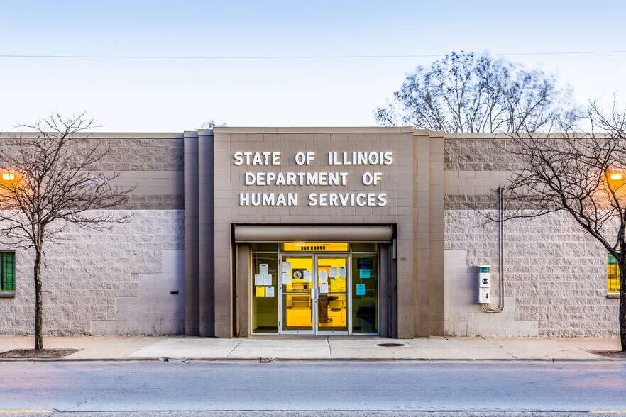 Primary Photo Of 915 E 63rd St, Chicago Office For Sale