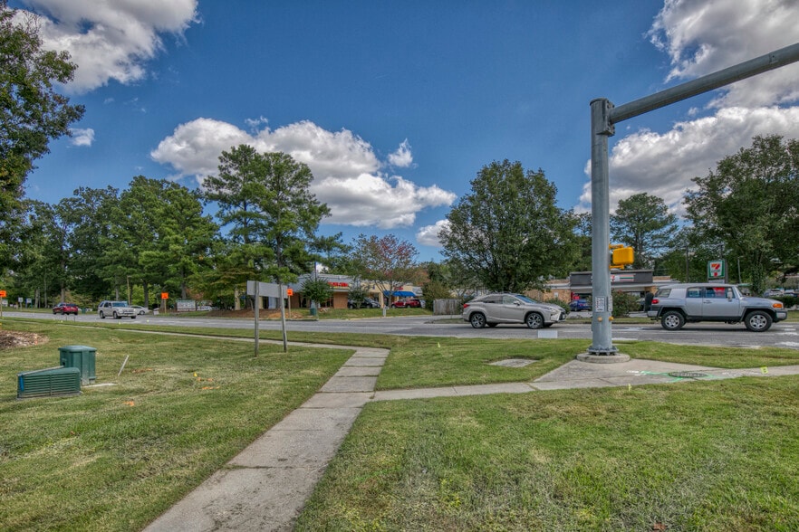 More Photos Of 5242 Olde Towne Rd, Williamsburg General Retail For Lease