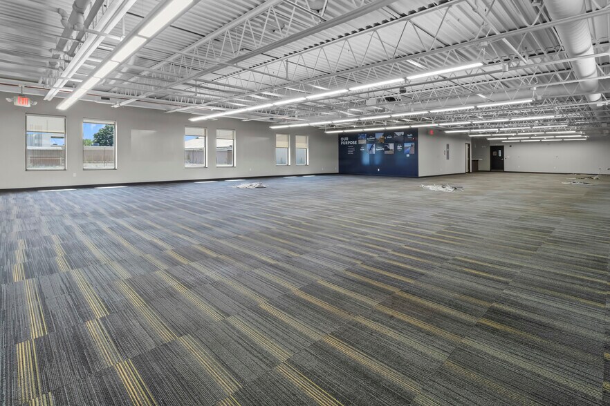 More Photos Of 8720 Robbins Rd, Indianapolis Warehouse For Sale