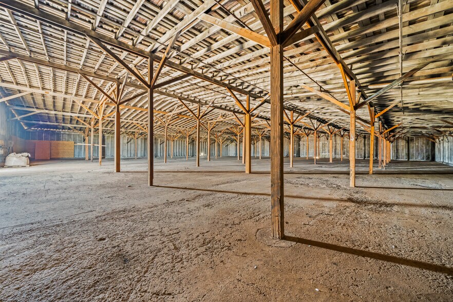 More Photos Of 901 Underwood Street, Littlefield Warehouse For Sale