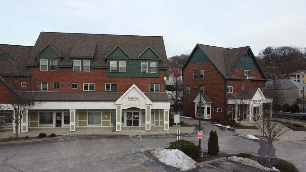 More Photos Of 711 Front St, Woonsocket Fast Food For Lease