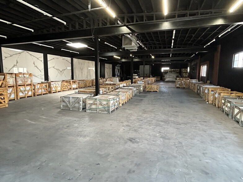 More Photos Of 723 S Broadway, Denver Showroom For Lease