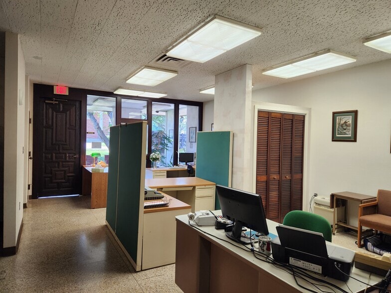 More Photos Of 106 S Texas Ave, Greenville Office For Sale