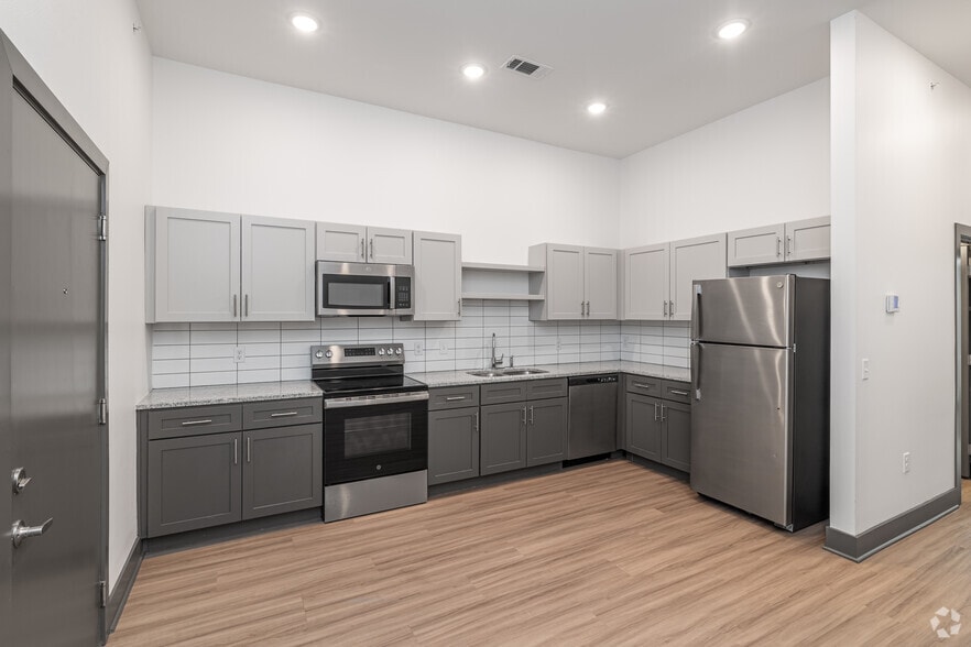 More Photos Of 627 Emma ave, Springdale Apartments For Lease