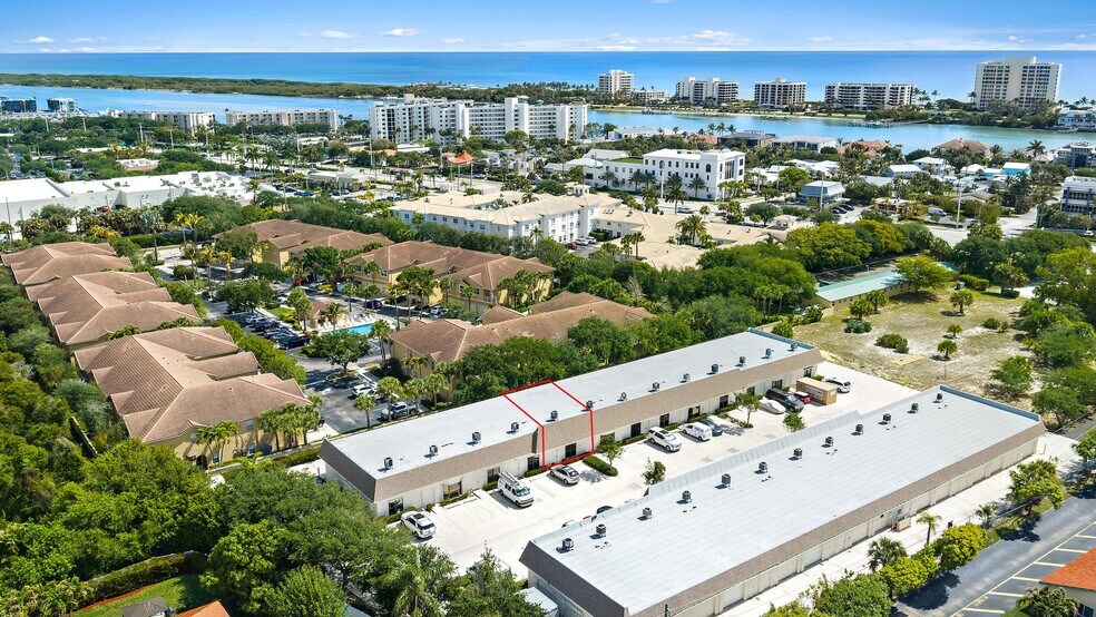 More Photos Of 212 N U.S. Hwy 1, Tequesta Warehouse For Lease