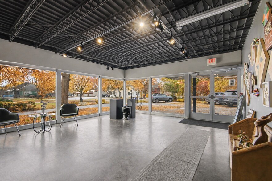 More Photos Of 833 Lake Dr SE, Grand Rapids Medical For Sale