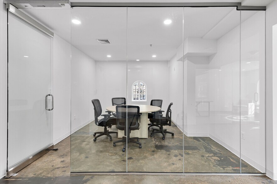 More Photos Of 2301 Calvert St NW, Washington Office For Lease