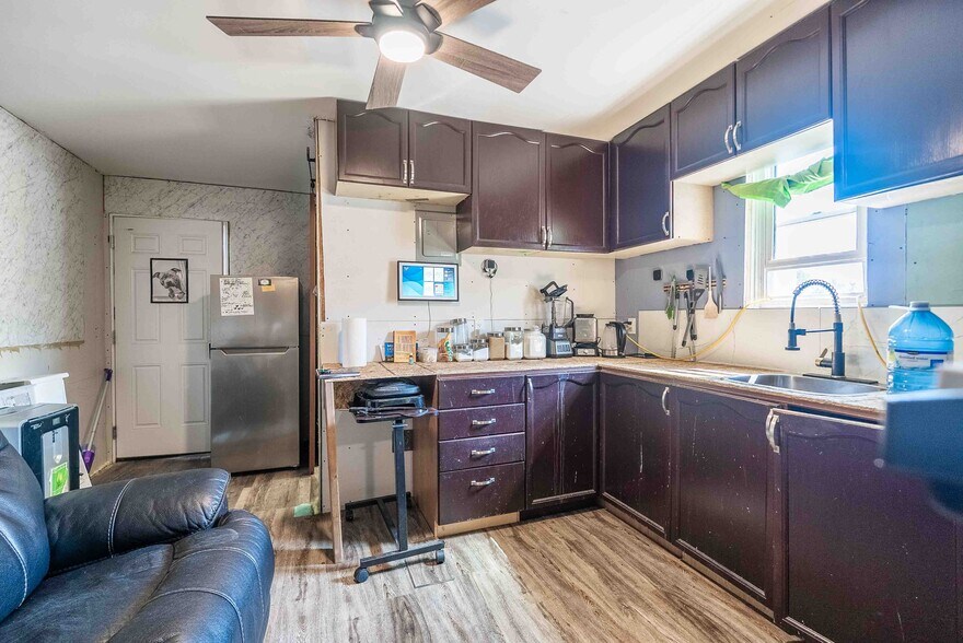 More Photos Of 396-400 Melvin Ave, Sudbury Apartments For Sale