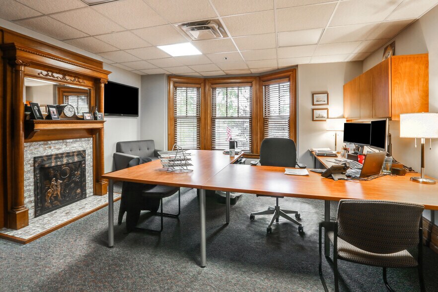 More Photos Of 4588 S Park Ave, Hamburg Office Residential For Sale