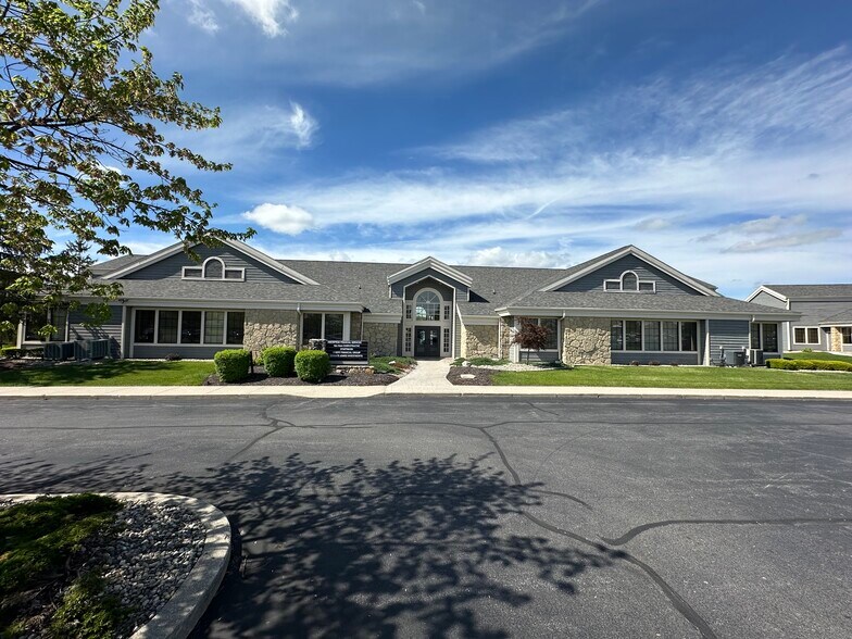 More Photos Of 9009 Coldwater Rd, Fort Wayne Unknown For Lease