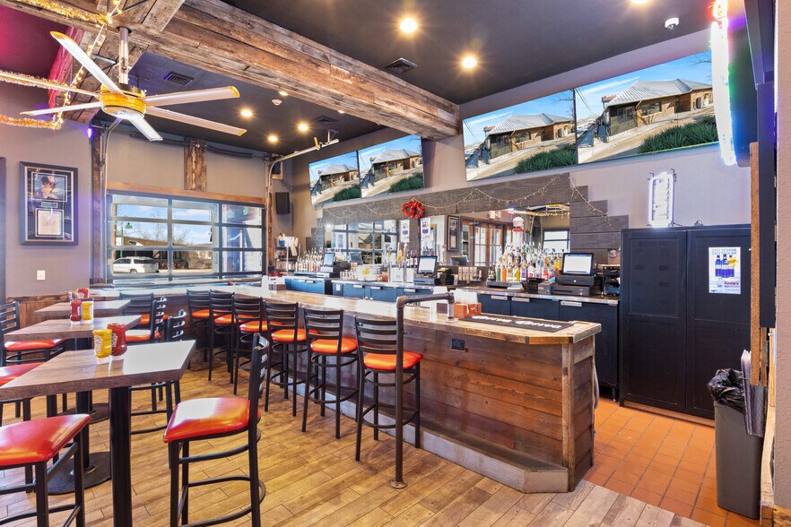 More Photos Of 1289 Bagnell Dam Blvd, Lake Ozark Restaurant For Sale