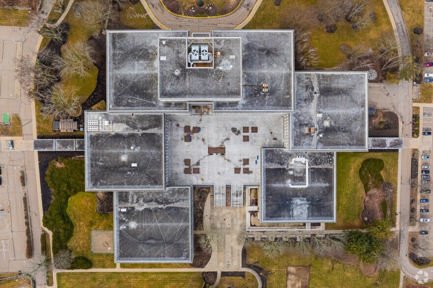 More Photos Of 700 Quaker Ln, Warwick Office For Lease