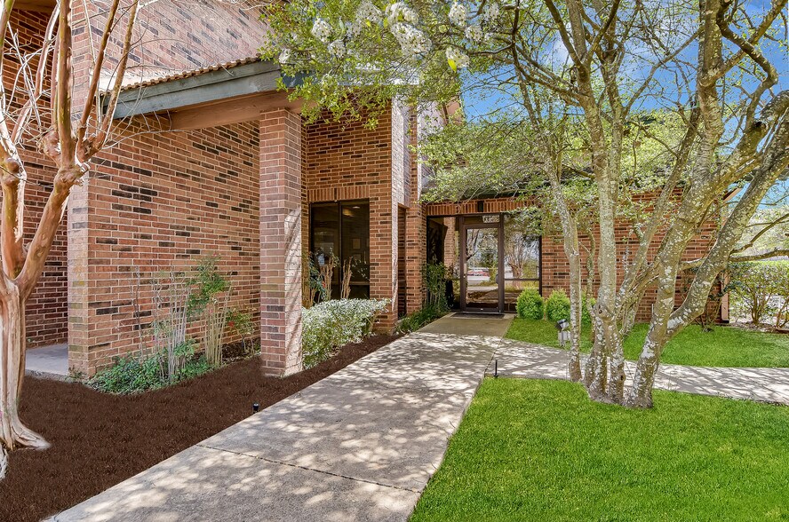 More Photos Of 13066 Research Hwy 183 Blvd, Austin Medical For Sale