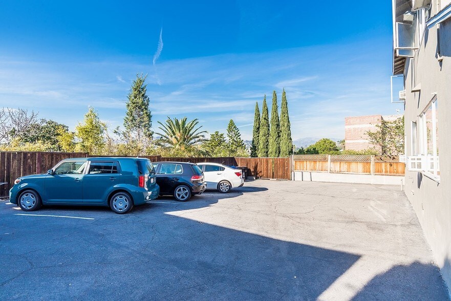 More Photos Of 1037 Sanborn Ave, Los Angeles Apartments For Sale