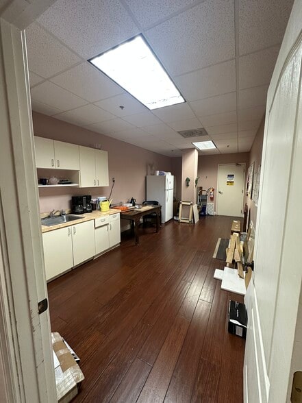 More Photos Of 3371 Martin Farm Rd, Suwanee Warehouse For Sale