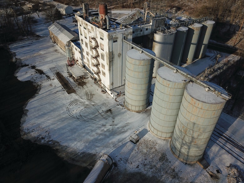 More Photos Of 945 Mill Rd, Loudonville Industrial For Sale