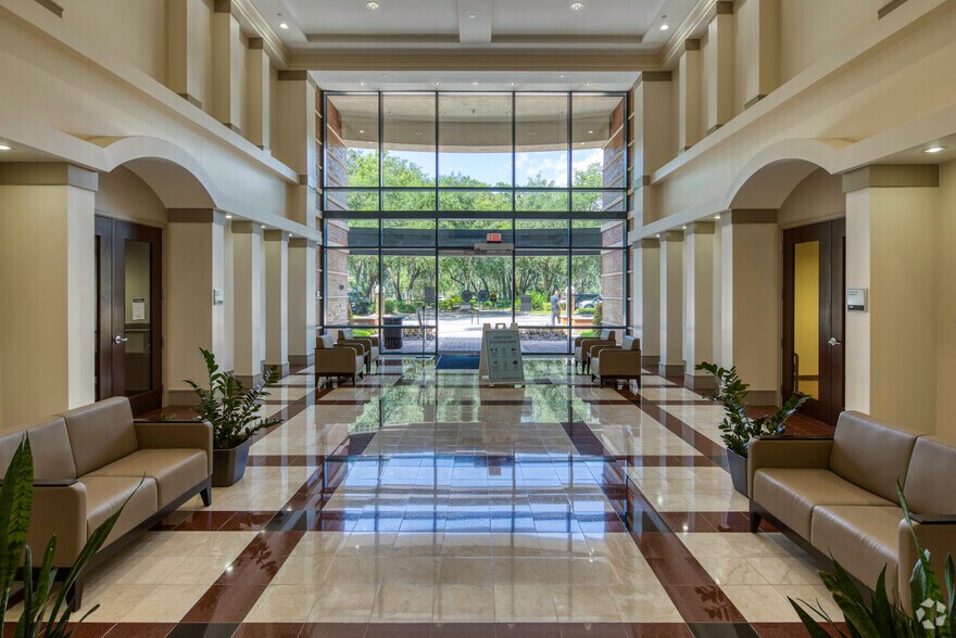 More Photos Of 10150 Highland Manor Dr, Tampa Office For Lease