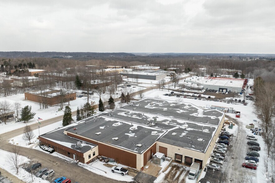 More Photos Of 2300 E Enterprise Pky, Twinsburg Warehouse For Lease