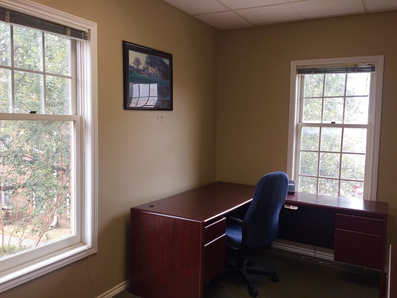 More Photos Of 17776 Preston Rd, Dallas Office For Lease