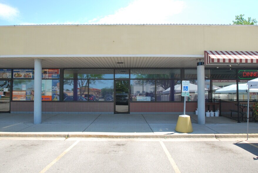 More Photos Of 1999 W 75th St, Woodridge Medical For Lease