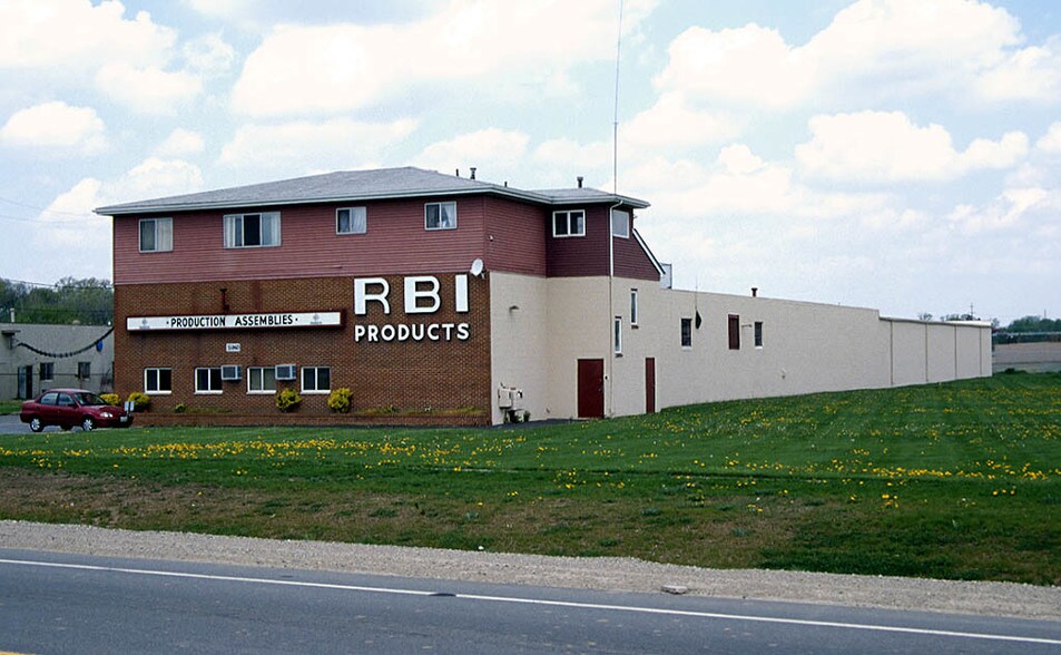 More Photos Of 55960 Grand River Ave, New Hudson Warehouse For Sale