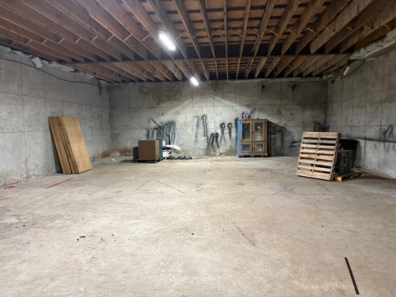 More Photos Of 112 Mill St, Linden Warehouse For Sale