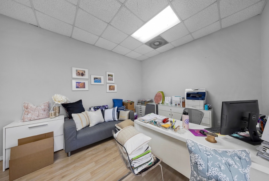 More Photos Of 2693 W 76th St, Hialeah Warehouse For Sale