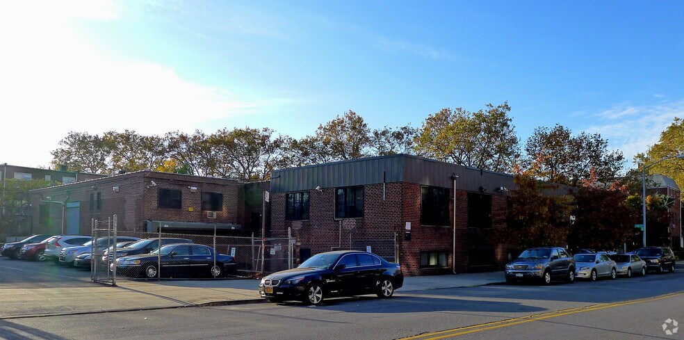 More Photos Of 35-53 24th St, Astoria Warehouse For Lease