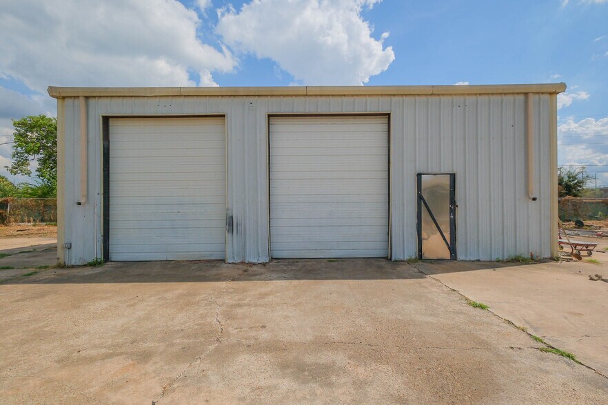 More Photos Of 7830 Highway 90, Sugar Land Industrial For Lease