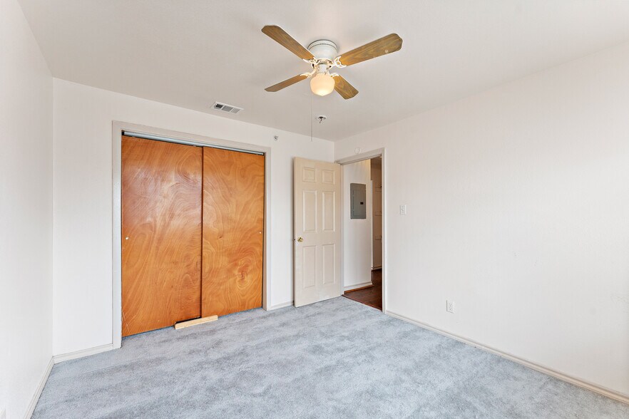 More Photos Of 1004 S Main St, Pasadena Apartments For Sale
