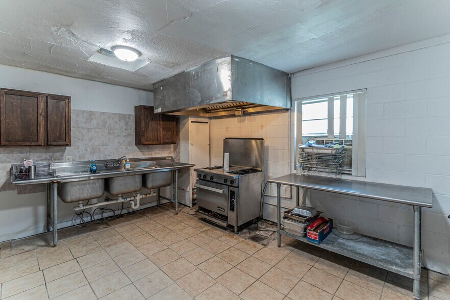 More Photos Of 2817 Cherry Valley Blvd, Dallas Religious Facility For Sale