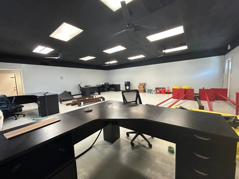 More Photos Of 13957 Mt Pleasant Rd, Jacksonville Office For Sale