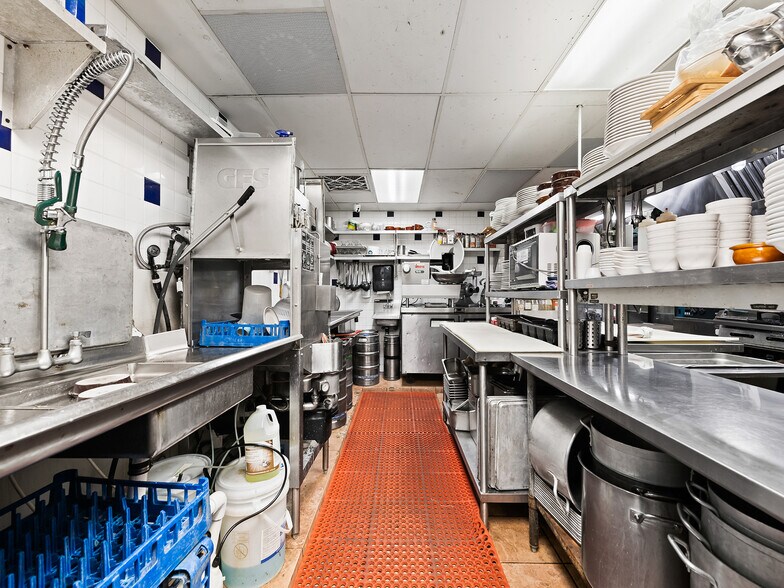 More Photos Of 3016 E Commercial Blvd, Fort Lauderdale Restaurant For Sale
