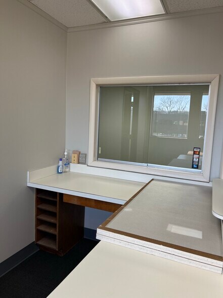 More Photos Of 4656 W Jefferson Blvd, Fort Wayne Unknown For Lease