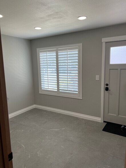 More Photos Of 1913 E 17th St, Santa Ana Office For Sale