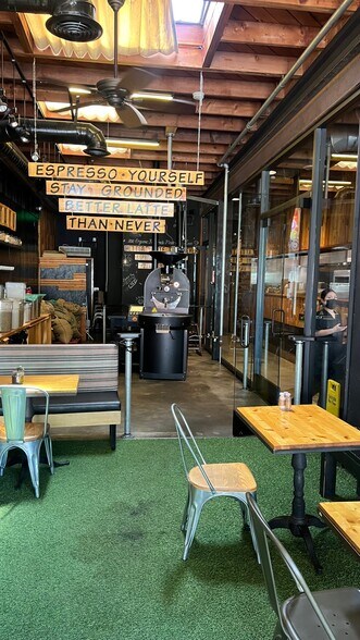 More Photos Of 8422-8428 W 3rd St, Los Angeles Restaurant For Lease