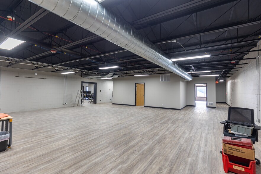 More Photos Of 929 Childs St, Wheaton Warehouse For Lease