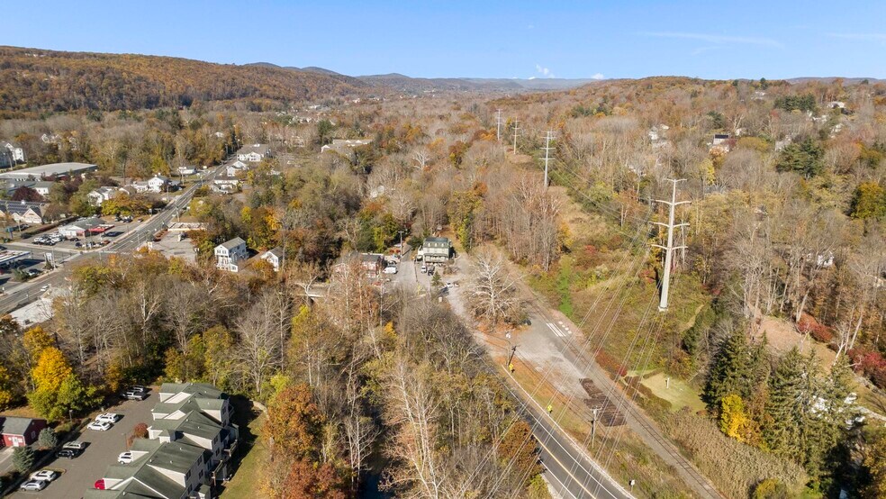 More Photos Of One Tuck's Rd, Brookfield Multifamily For Sale