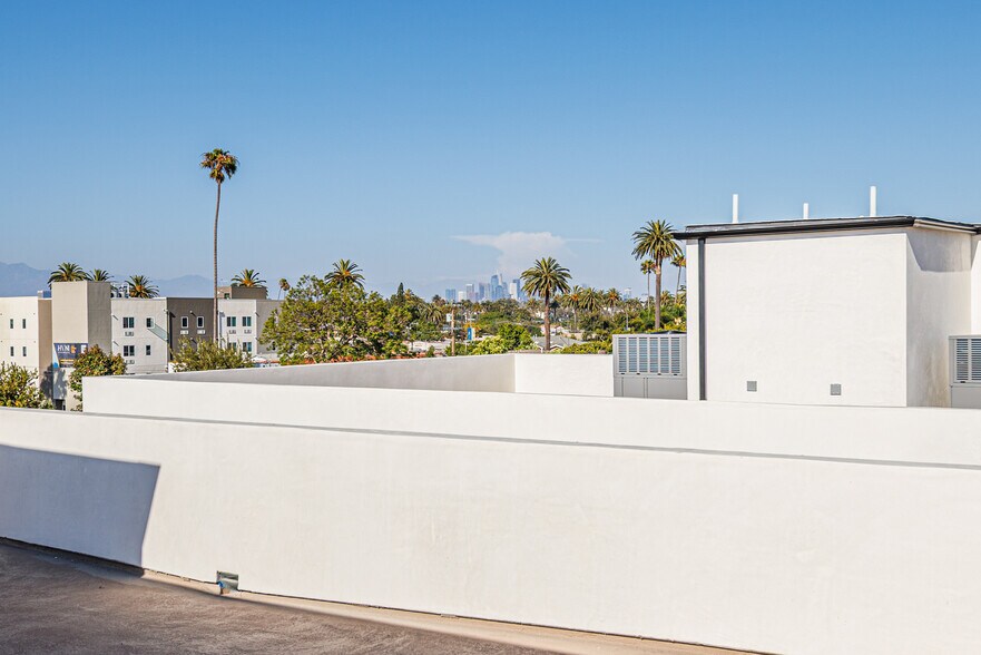 More Photos Of 2938 S Sycamore Ave, Los Angeles Apartments For Sale