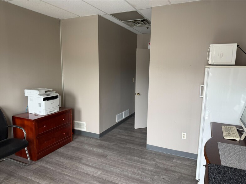 More Photos Of 111 Canfield Ave, Randolph Flex For Lease