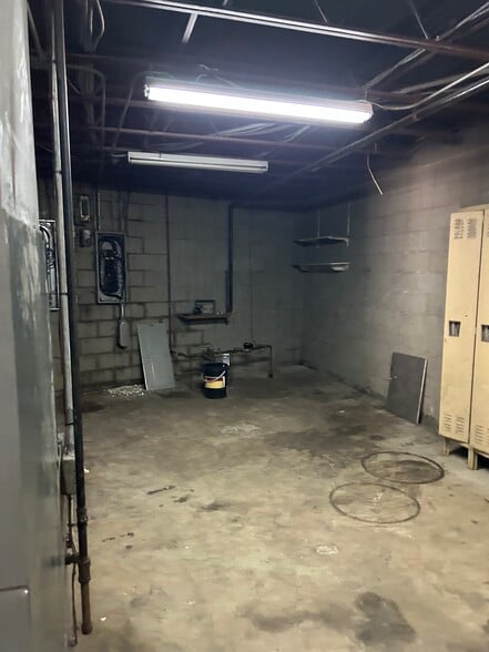 More Photos Of 2500 Spring Grove Ave, Cincinnati Warehouse For Sale