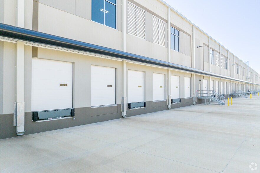 More Photos Of 151 Logistics Pky NE, White Distribution For Lease