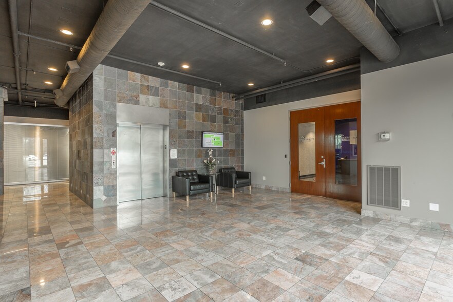 More Photos Of 1301 Riverfront Pkwy, Chattanooga Office For Lease