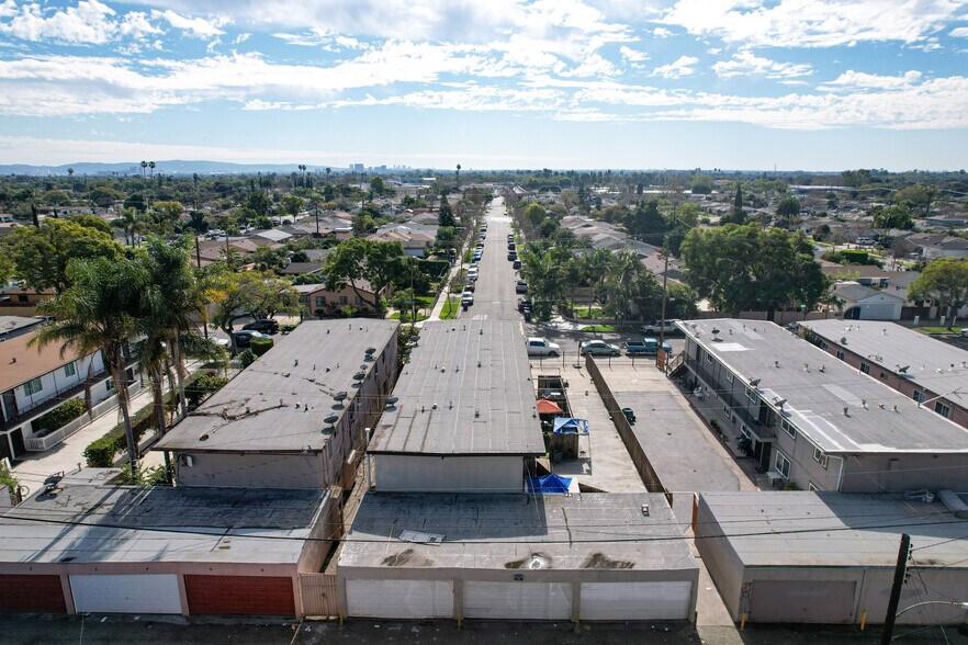 More Photos Of 1917 W Myrtle St, Santa Ana Apartments For Sale